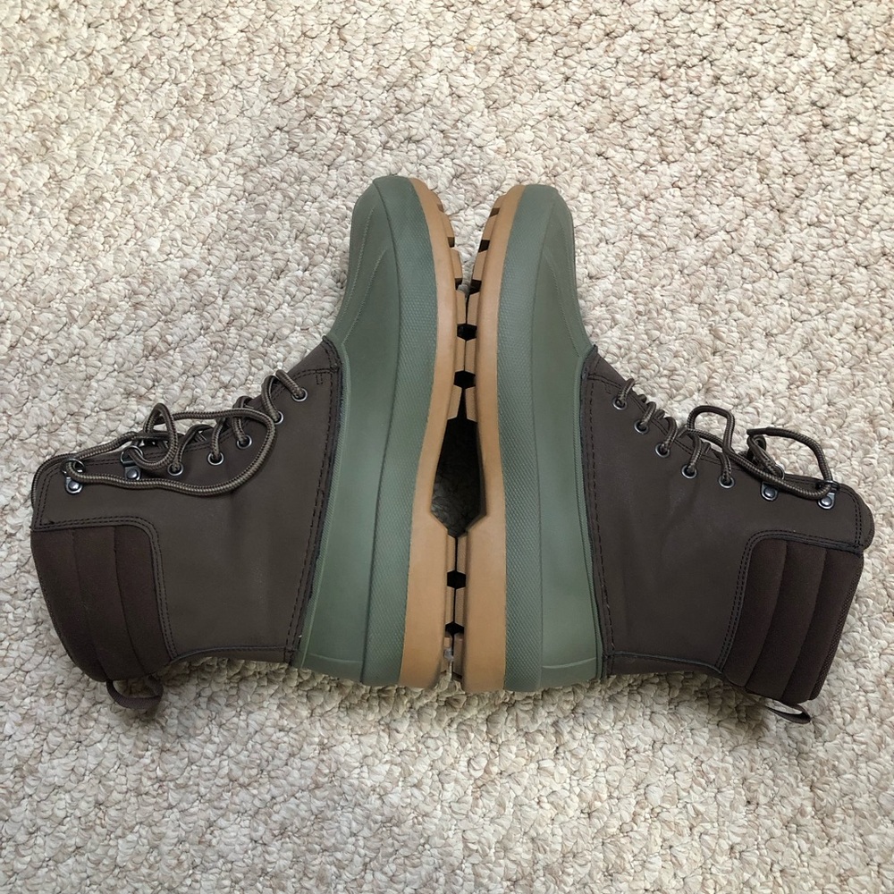 EUC men’s Goodfellow duck boots. Size 8 - Picture 3 of 5